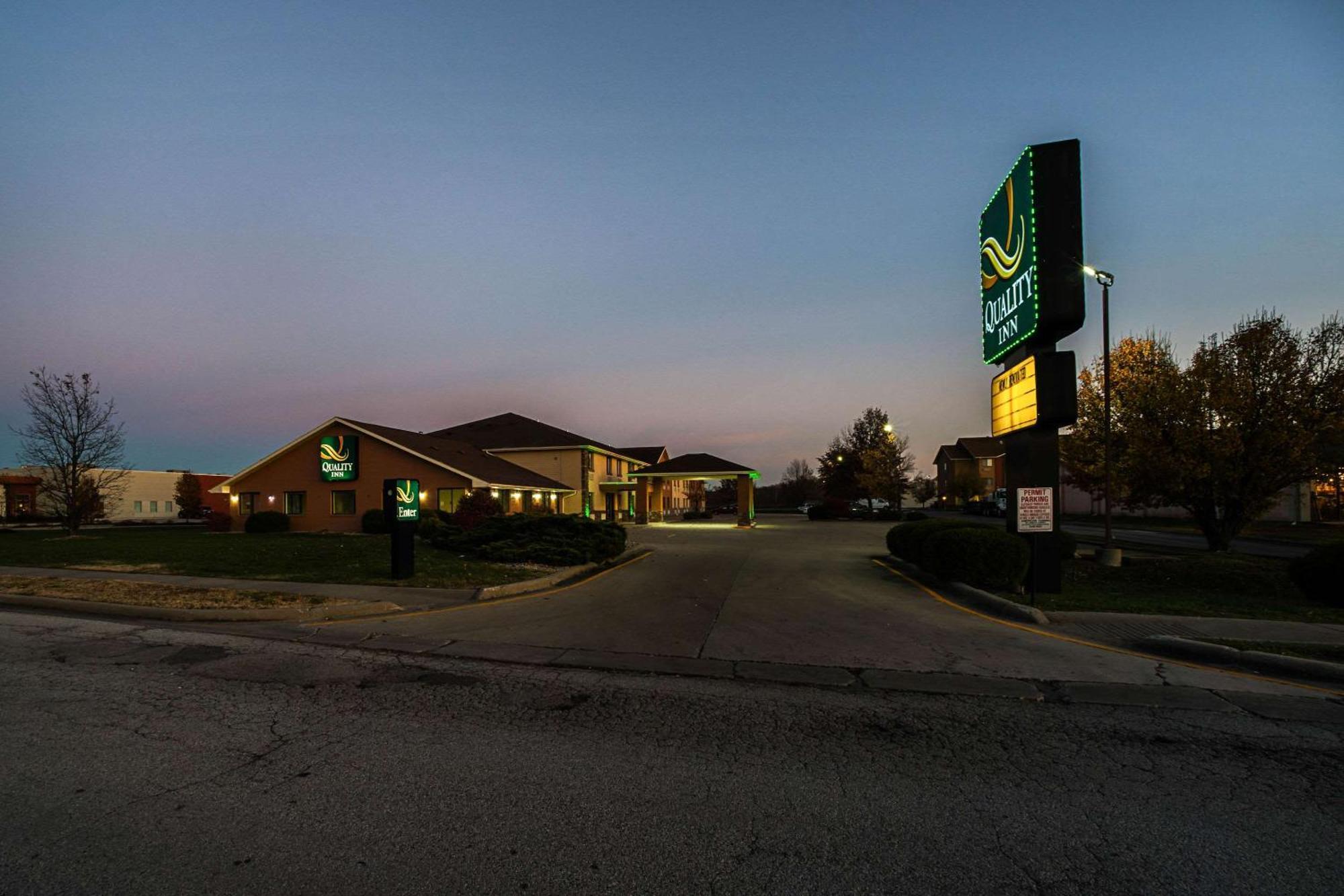 Quality Inn Carbondale University Area Exterior foto