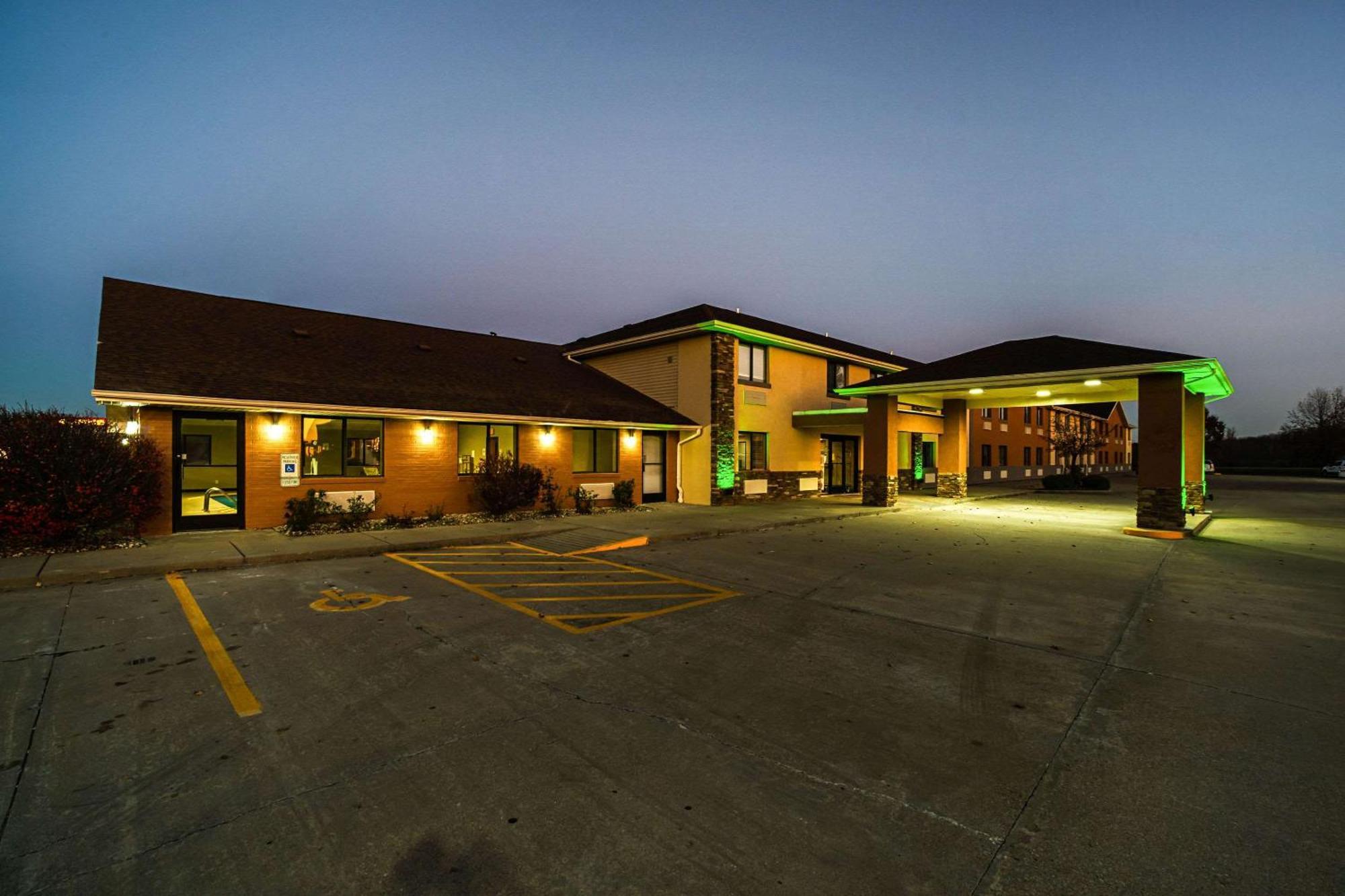 Quality Inn Carbondale University Area Exterior foto
